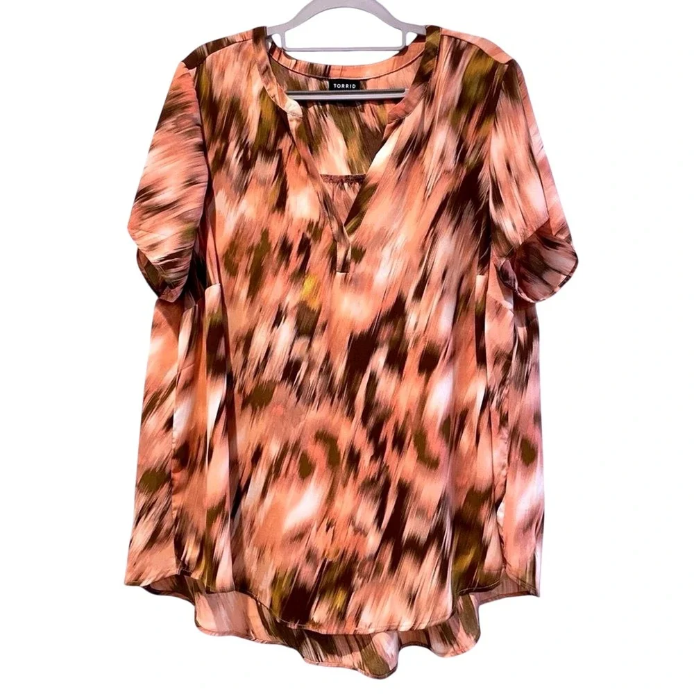 Torrid Womens Size 2 Pink Brown Abstract Ikat Split V-Neck Short Sleeve Blouse